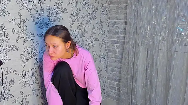 Snapshot of EllaSky_xoxo chatting on 11/20/25, 12:55 EllaSky xoxo online show from 11/20/25, 12:55