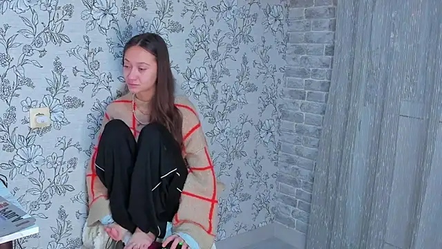 Snapshot of EllaSky_xoxo chatting on 12/01/25, 08:14 EllaSky xoxo online show from 12/01/25, 08:14