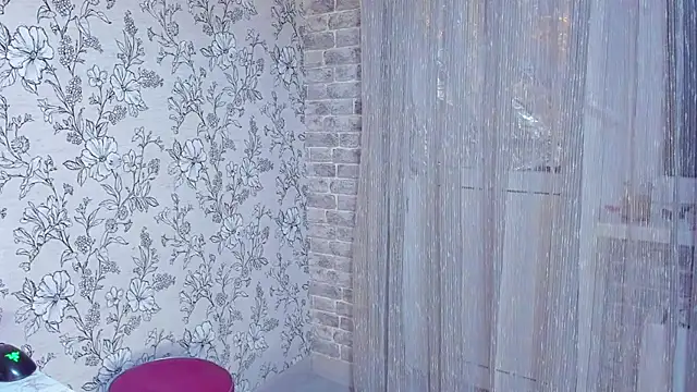 Snapshot of EllaSky_xoxo chatting on 12/02/25, 11:23 EllaSky xoxo online show from 12/02/25, 11:23