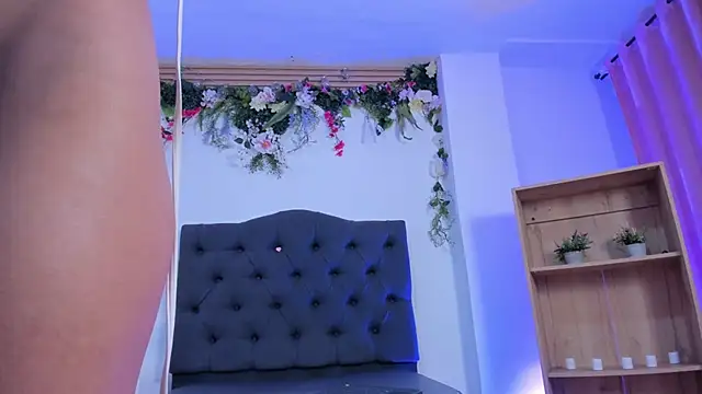 Alyssa jones online show from 02/21/25, 06:51