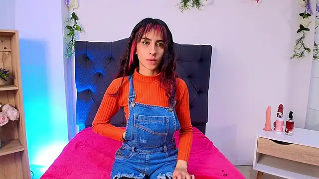 Alyssa jones online show from 03/18/25, 04:04