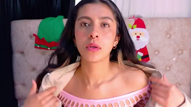 Snapshot of Alyssa_jones chatting on 01/05/26, 05:27 Alyssa jones online show from 01/05/26, 05:27