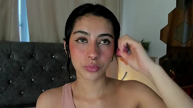 Snapshot of Alyssa_jones chatting on 02/27/26, 03:01 Alyssa jones online show from 02/27/26, 03:01