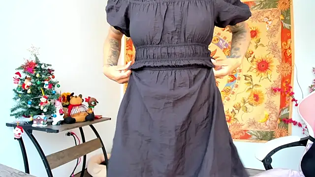 Snapshot of Demeter__ chatting on 01/12/25, 06:38 Demeter online show from 01/12/25, 06:38