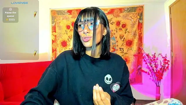 Snapshot of Demeter__ chatting on 10/24/25, 01:35 Demeter online show from 10/24/25, 01:35