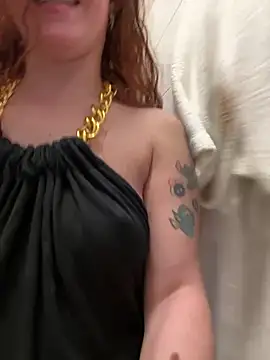 Snapshot of Nala_95 chatting on 12/16/24, 05:22 Nala 95 online show from 12/16/24, 05:22