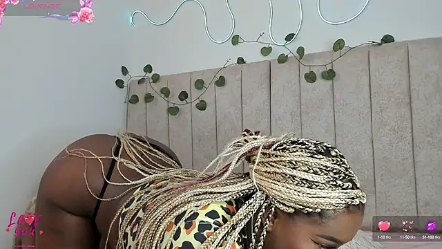 Kaseydelvey online show from 09/29/25, 09:41