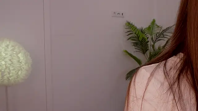 Lilly Colins online show from 02/01/25, 05:58