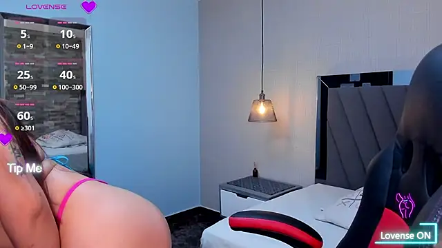 LIANEUMANN online show from 03/01/25, 10:53