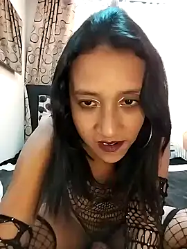 Snapshot of cami_victoria chatting on 12/03/24, 05:45 cami victoria online show from 12/03/24, 05:45