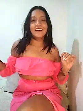 Snapshot of cami_victoria chatting on 03/21/25, 08:08 cami victoria online show from 03/21/25, 08:08