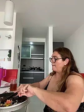 AntonellaAlondra4 online show from 01/13/25, 06:38