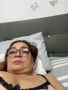 AntonellaAlondra4 online show from 02/13/25, 12:21