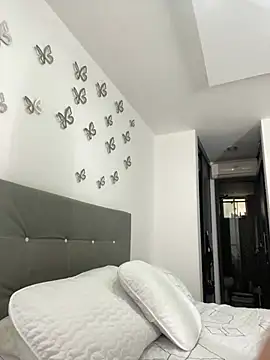 AntonellaAlondra4 online show from 03/18/25, 01:42