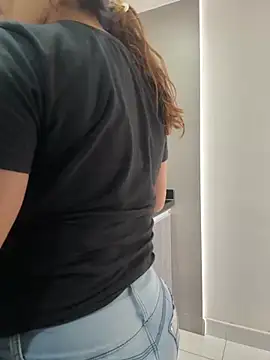 AntonellaAlondra4 online show from 11/25/25, 02:28