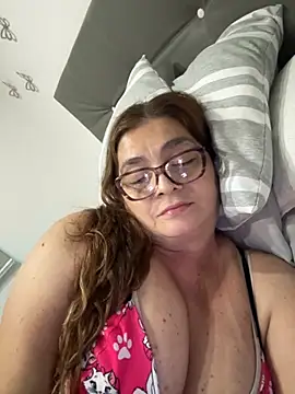 AntonellaAlondra4 online show from 11/28/25, 04:04