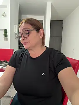 Snapshot of AntonellaAlondra4 chatting on 12/16/25, 12:32 AntonellaAlondra4 online show from 12/16/25, 12:32