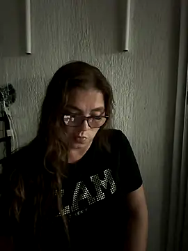 Snapshot of AntonellaAlondra4 chatting on 12/19/25, 03:02 AntonellaAlondra4 online show from 12/19/25, 03:02