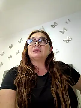 Snapshot of AntonellaAlondra4 chatting on 01/05/26, 10:02 AntonellaAlondra4 online show from 01/05/26, 10:02