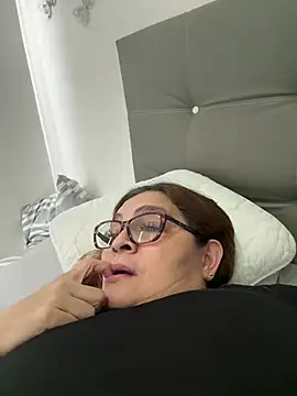 Snapshot of AntonellaAlondra4 chatting on 02/13/26, 03:30 AntonellaAlondra4 online show from 02/13/26, 03:30