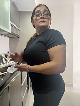 Snapshot of AntonellaAlondra4 chatting on 03/10/26, 03:39 AntonellaAlondra4 online show from 03/10/26, 03:39