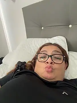 Snapshot of AntonellaAlondra4 chatting on 03/15/26, 12:44 AntonellaAlondra4 online show from 03/15/26, 12:44