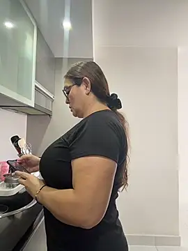 Snapshot of AntonellaAlondra4 chatting on 03/24/26, 02:00 AntonellaAlondra4 online show from 03/24/26, 02:00