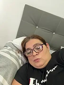 Snapshot of AntonellaAlondra4 chatting on 03/25/26, 04:24 AntonellaAlondra4 online show from 03/25/26, 04:24