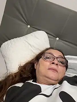 Snapshot of AntonellaAlondra4 chatting on 03/31/26, 04:02 AntonellaAlondra4 online show from 03/31/26, 04:02