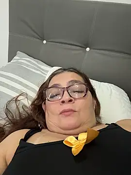 Snapshot of AntonellaAlondra4 chatting on 04/13/26, 11:59 AntonellaAlondra4 online show from 04/13/26, 11:59