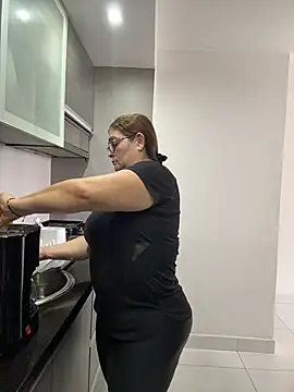 Snapshot of AntonellaAlondra4 chatting on 04/16/26, 02:07 AntonellaAlondra4 online show from 04/16/26, 02:07