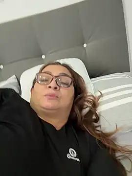 Snapshot of AntonellaAlondra4 chatting on 04/17/26, 03:37 AntonellaAlondra4 online show from 04/17/26, 03:37