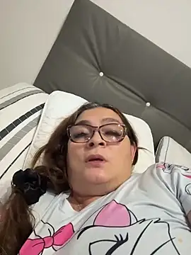 AntonellaAlondra4 online show from 04/25/26, 02:47