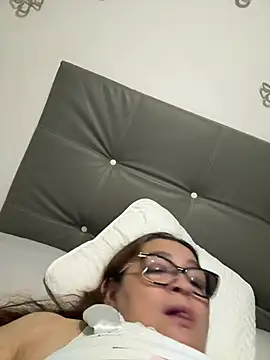 Snapshot of AntonellaAlondra4 chatting on 06/07/26, 04:16 AntonellaAlondra4 online show from 06/07/26, 04:16