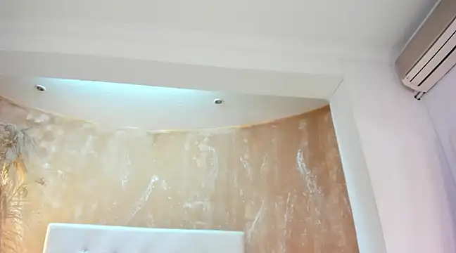 APRILL FOXX online show from 03/05/25, 10:00