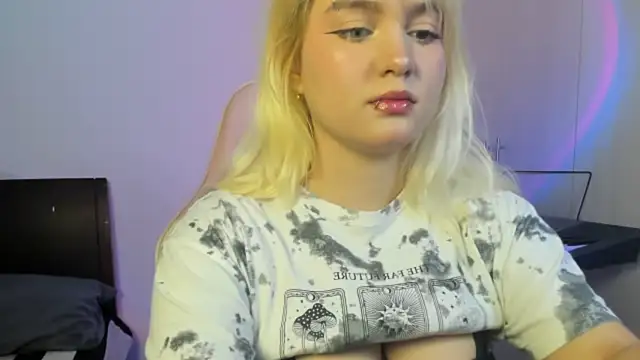 Pretty  zoe online show from 10/04/25, 06:17