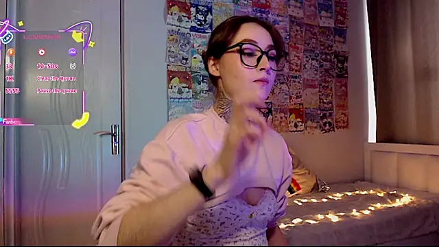 Snapshot of Milky_way_UwU chatting on 11/29/25, 08:39 Milky way UwU online show from 11/29/25, 08:39