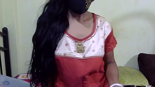 Pramila Manish online show from 10/31/25, 03:02