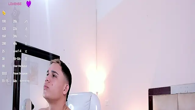 Snapshot of saraandstiven chatting on 03/11/25, 03:16 saraandstiven online show from 03/11/25, 03:16