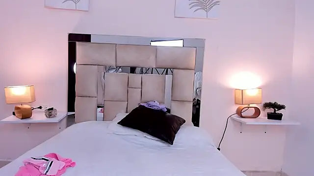 Snapshot of saraandstiven chatting on 03/21/25, 03:12 saraandstiven online show from 03/21/25, 03:12