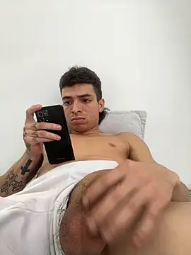 Snapshot of Elpaisita7 chatting on 10/27/25, 07:18 Elpaisita7 online show from 10/27/25, 07:18