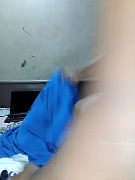 Snapshot of slimcate91 chatting on 11/21/25, 01:26 slimcate91 online show from 11/21/25, 01:26