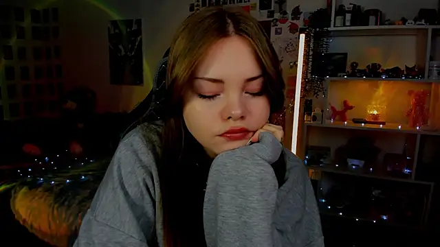 Snapshot of AkiraKatsu chatting on 04/18/26, 10:08 AkiraKatsu online show from 04/18/26, 10:08