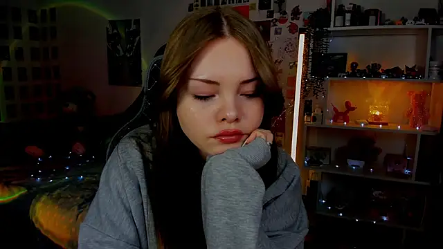 Snapshot of AkiraKatsu chatting on 04/19/26, 12:37 AkiraKatsu online show from 04/19/26, 12:37