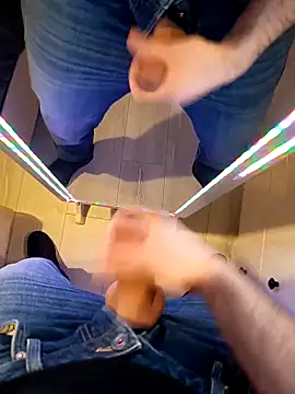 Snapshot of PerfectBisex chatting on 12/05/25, 03:52 PerfectBisex online show from 12/05/25, 03:52