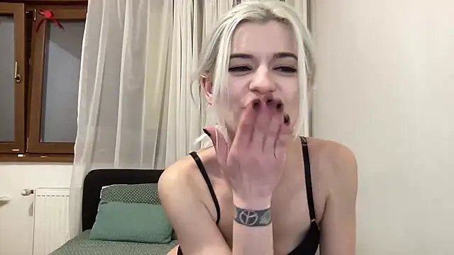 Snapshot of Onika_Love chatting on 03/28/26, 05:01 Onika Love online show from 03/28/26, 05:01