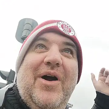 Snapshot of thetobmaster200 chatting on 10/26/25, 11:49 thetobmaster200 online show from 10/26/25, 11:49