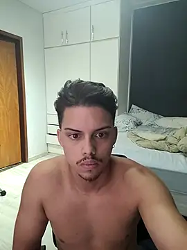 Snapshot of novinbr22 chatting on 11/20/25, 04:18 novinbr22 online show from 11/20/25, 04:18