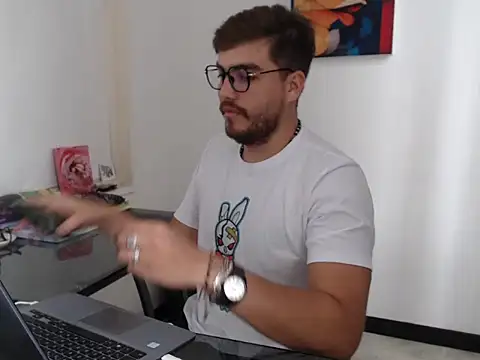 Snapshot of Dylanwish chatting on 12/02/24, 07:16 Dylanwish online show from 12/02/24, 07:16