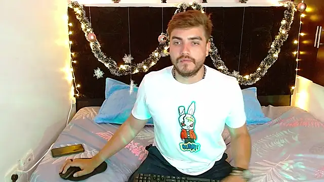 Snapshot of Dylanwish chatting on 12/02/24, 11:29 Dylanwish online show from 12/02/24, 11:29